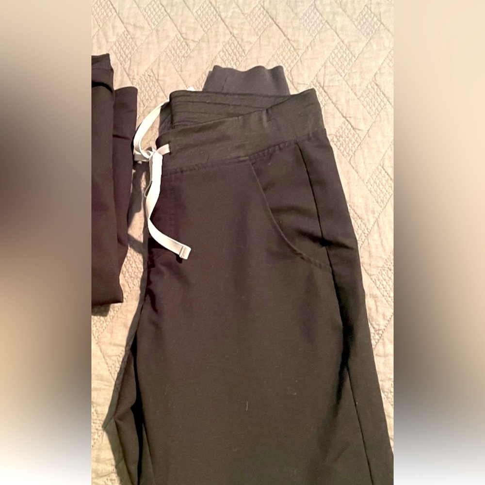 Zamora joggers regular length. Worn once just need a bigger size.